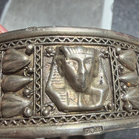 Intricate 900 Silver Vintage Egyptian Revival Cuff Pharaoh Motifs (2) - Picture 8 of 10